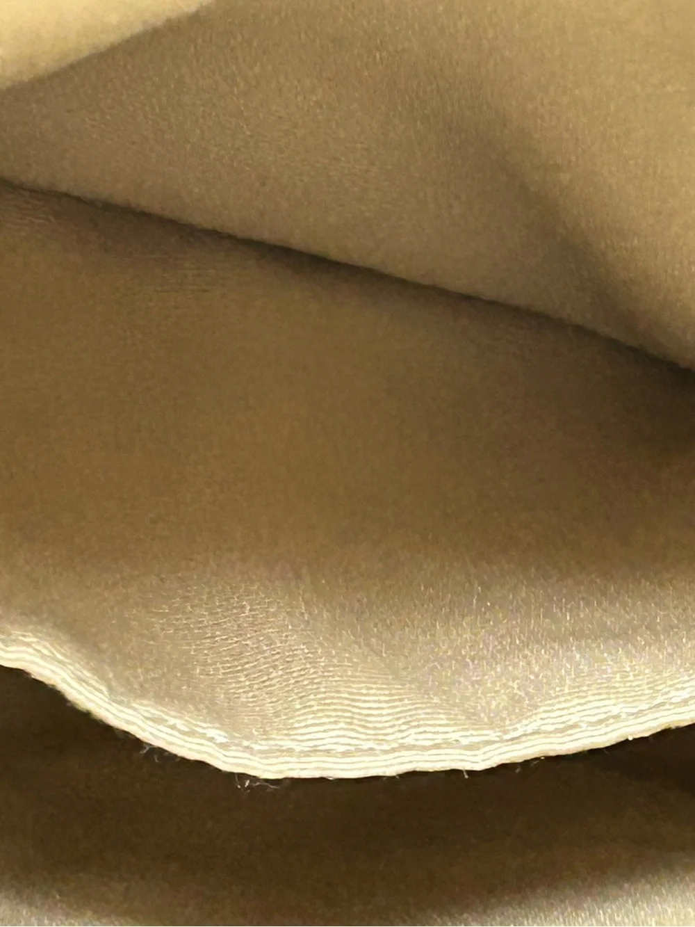 Coach Beige Pebbled Leather Dome Cosmetic Pouch Approx. 9 x 6 x 1.5
